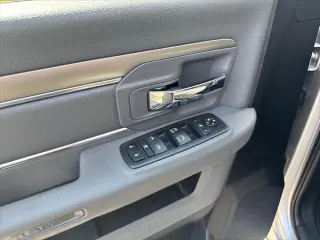 Ram 1500 2017 4x4 Big Horn, cuatro puertas Quad Cab, 6.3 pies SB, camión