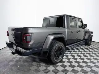 Jeep Gladiator 2024 4x4 Willys 4dr Crew Cab 5.0 ft. SB