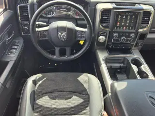 Ram 1500 2017 4x2 Sport 4dr Quad Cab 6.3 pies SB Pick Up