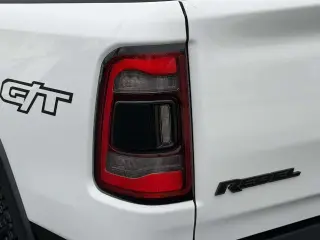 Ram 1500 2023 4x4 Rebel cabina ampliada de 4 puertas pickup con cama de 1,7 m