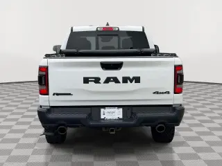 Ram 1500 2023 4x4 Rebel cabina ampliada de 4 puertas pickup con cama de 1,7 m