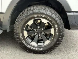 Ram 1500 2023 4x4 Rebel cabina ampliada de 4 puertas pickup con cama de 1,7 m