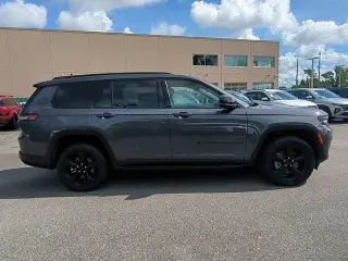Jeep Grand Cherokee L 2023 4x4 Altitude SUV de 4 puertas