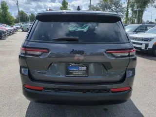 Jeep Grand Cherokee L 2023 4x4 Altitude SUV de 4 puertas