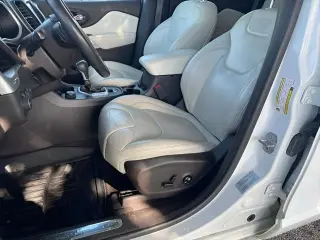 Jeep Cherokee 2017 4x4 Overland 4p SUV