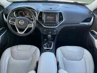 Jeep Cherokee 2017 4x4 Overland 4p SUV