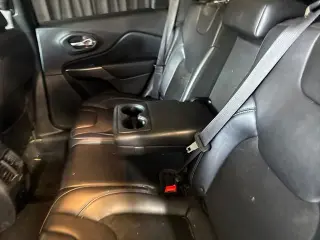 Jeep Cherokee 2019 Latitude Plus 4dr SUV