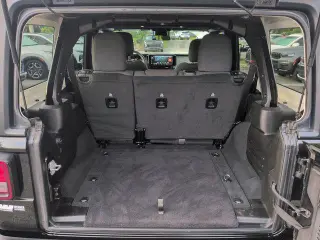 Jeep Wrangler 2024 4x4 Sport SUV 4 puertas