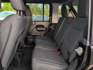 Jeep Wrangler 2024 4x4 Sport SUV 4 puertas