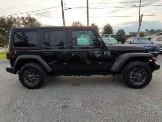Jeep Wrangler 2024 4x4 Sport SUV 4 puertas