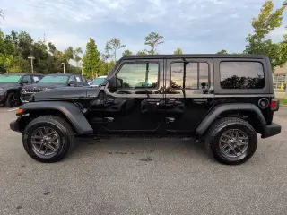 Jeep Wrangler 2024 4x4 Sport SUV 4 puertas