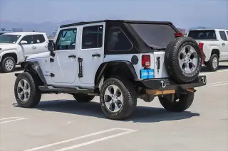 Jeep Wrangler Unlimited 2017 4x4 Sahara 4dr SUV
