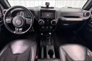 Jeep Wrangler Unlimited 2017 4x4 Sahara SUV de 4 puertas