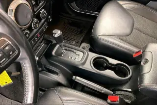 Jeep Wrangler Unlimited 2017 4x4 Sahara SUV de 4 puertas