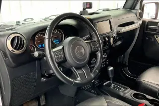 Jeep Wrangler Unlimited 2017 4x4 Sahara SUV de 4 puertas