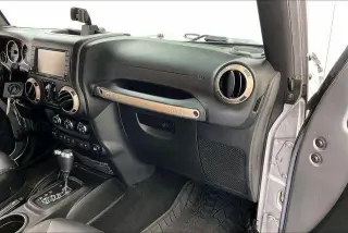 Jeep Wrangler Unlimited 2017 4x4 Sahara SUV de 4 puertas