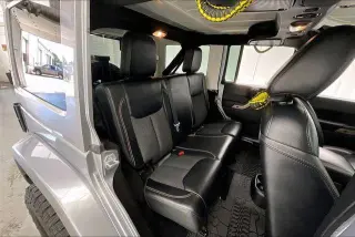 Jeep Wrangler Unlimited 2017 4x4 Sahara SUV de 4 puertas