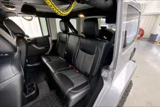 Jeep Wrangler Unlimited 2017 4x4 Sahara SUV de 4 puertas