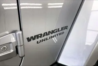 Jeep Wrangler Unlimited 2017 4x4 Sahara SUV de 4 puertas
