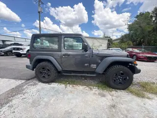Jeep Wrangler 2018 4x4 Sport 2p SUV (versión de mitad de año)
