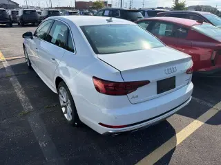 Audi A4 2019 AWD quattro Premium Plus 45 TFSI 4dr Sedán
