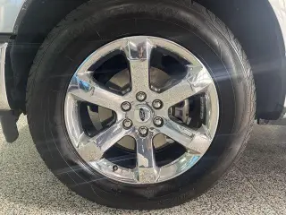 Ford F-150 2022 4x2 XL 4dr SuperCrew 5.5 ft. SB