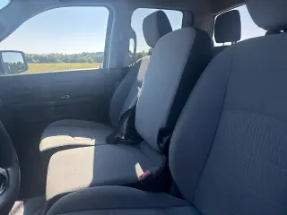 Ram 1500 Classic 2021 4x2 Tradesman Cabina Quad de 4 puertas y batea de 6.3 pies
