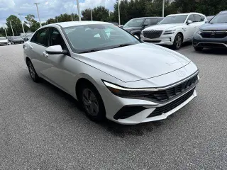 Hyundai ELANTRA 2025 SE 4dr Sedán