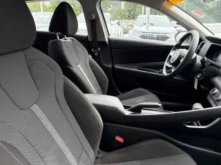 Hyundai ELANTRA 2025 SE 4dr Sedán