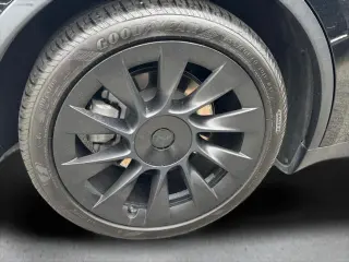 Tesla Model Y 2024 AWD 4dr Crossover