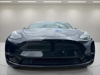 Tesla Model Y 2024 AWD 4dr Crossover