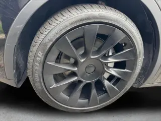 Tesla Model Y 2024 AWD 4dr Crossover