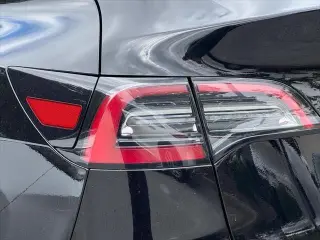 Tesla Model Y 2024 AWD 4dr Crossover
