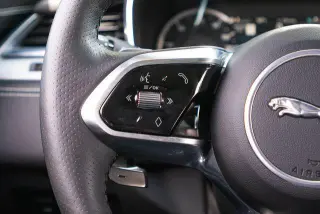 Jaguar XF 2023 AWD P300 R-Dynamic SE 4dr Sedán