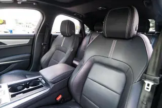 Jaguar XF 2023 AWD P300 R-Dynamic SE 4dr Sedán