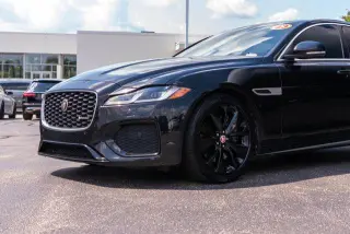 Jaguar XF 2023 AWD P300 R-Dynamic SE 4dr Sedán