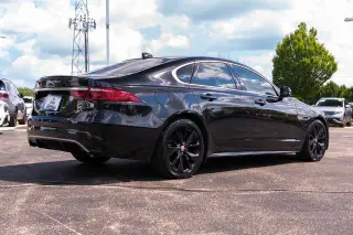 Jaguar XF 2023 AWD P300 R-Dynamic SE 4dr Sedán
