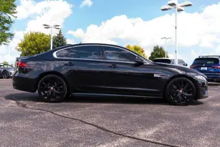Jaguar XF 2023 AWD P300 R-Dynamic SE 4dr Sedán