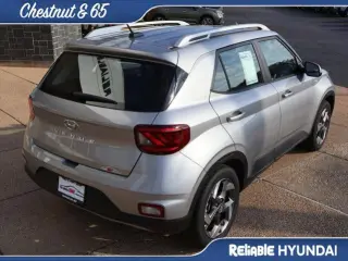 Hyundai VENUE 2025 SEL 4dr Crossover