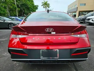 Hyundai ELANTRA 2025 SEL Convenience Sedán 4 puertas