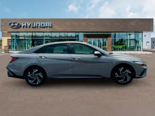Hyundai ELANTRA 2025 Limited Sedán de 4 puertas