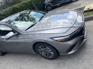 Hundai Elantra 2024 SEL 4dr Sedan