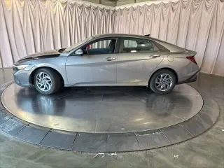 Hyundai ELANTRA Híbrido 2024 Azul Sedán 4 puertas