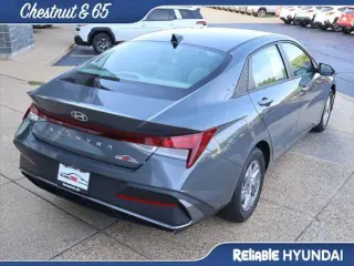 Hyundai ELANTRA 2024 SE Sedán de 4 puertas