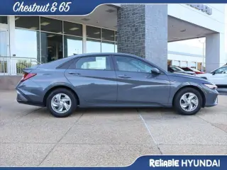 Hyundai ELANTRA 2024 SE Sedán de 4 puertas