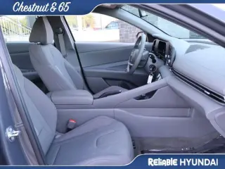 Hyundai ELANTRA 2024 SE Sedán de 4 puertas