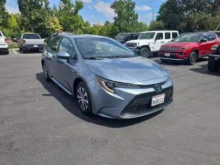 Toyota Corolla Híbrido 2021 LE Sedán de 4 puertas