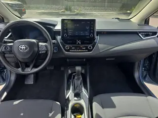 Toyota Corolla Híbrido 2021 LE Sedán de 4 puertas