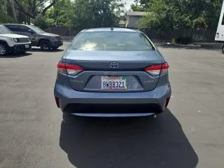 Toyota Corolla Híbrido 2021 LE Sedán de 4 puertas