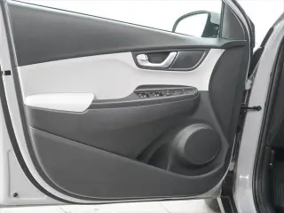 Hyundai KONA 2023 SEL Crossover de 4 puertas